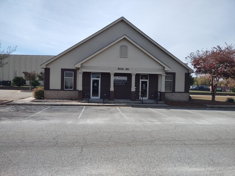 Primary Photo Of 140 Osigian Blvd, Warner Robins Specialty For Lease