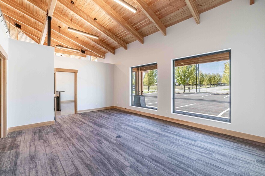 More Photos Of 8512 N Wayne Dr, Hayden Flex For Lease