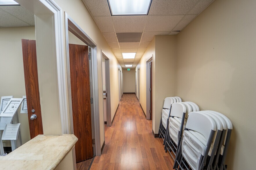 More Photos Of 115 Medical Dr, Victoria Medical For Sale