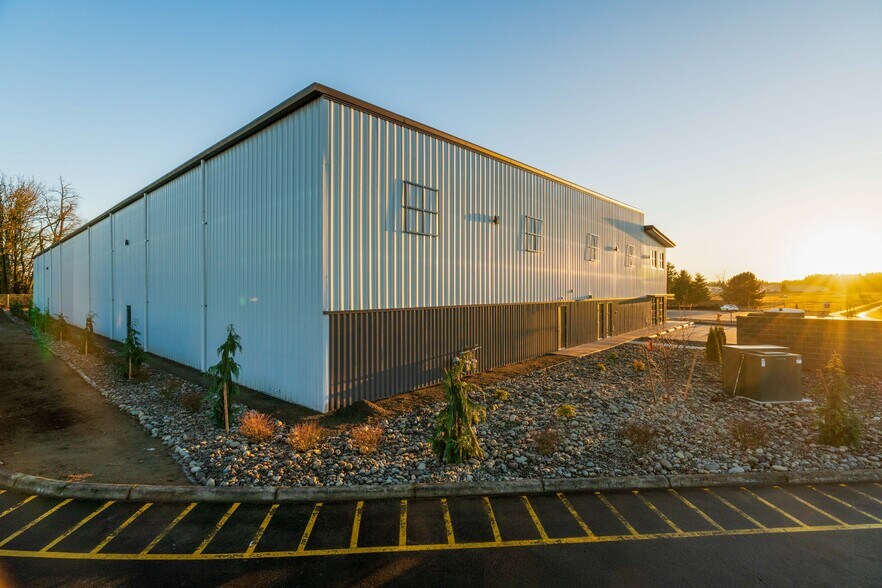 More Photos Of 8208 River, Tumwater Warehouse For Lease