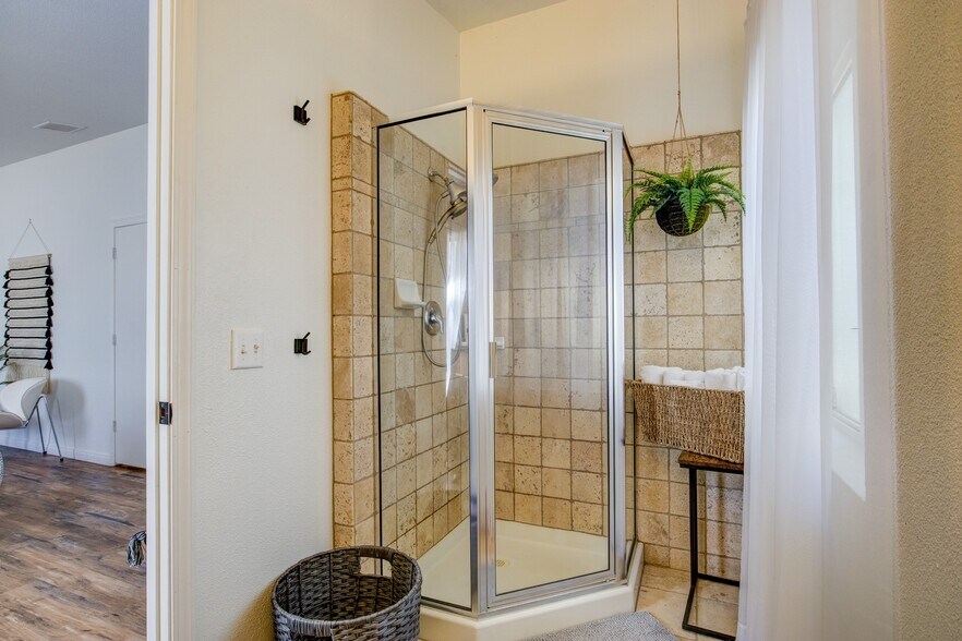 More Photos Of 13383 Sierra Way, Kernville Hotel For Sale