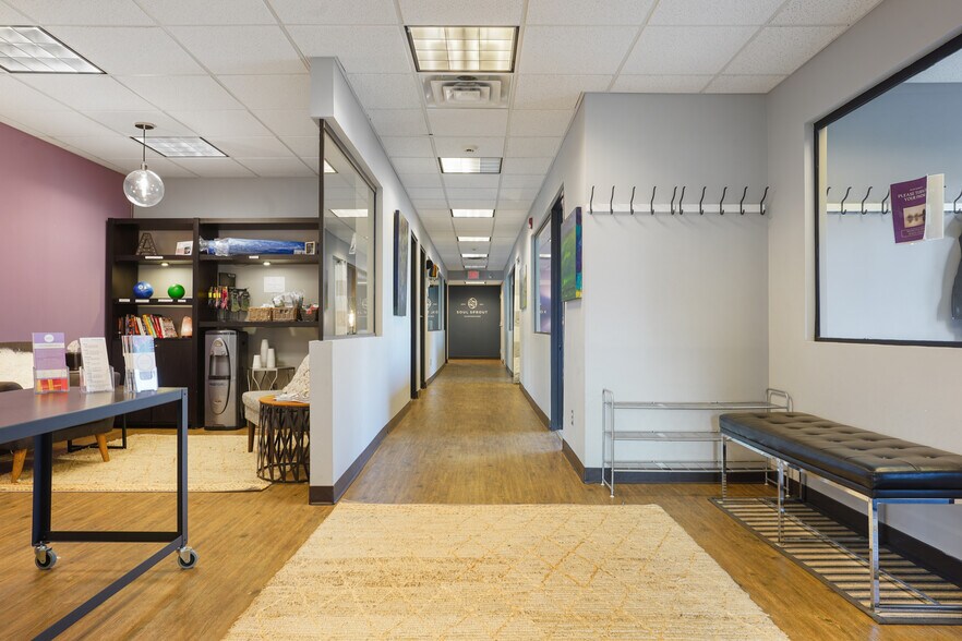 More Photos Of 10 E Willow St, Millburn Office For Lease