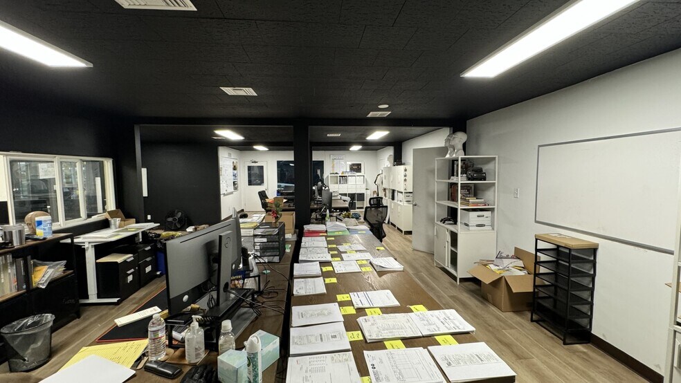More Photos Of 1535 Rosecrans Ave, Gardena Warehouse For Lease