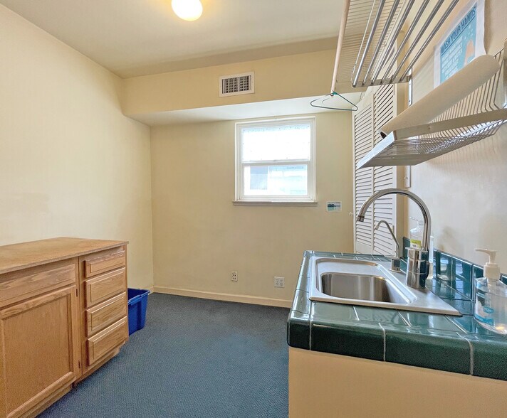 More Photos Of 1658 University Ave, Berkeley Storefront Retail Office For Lease