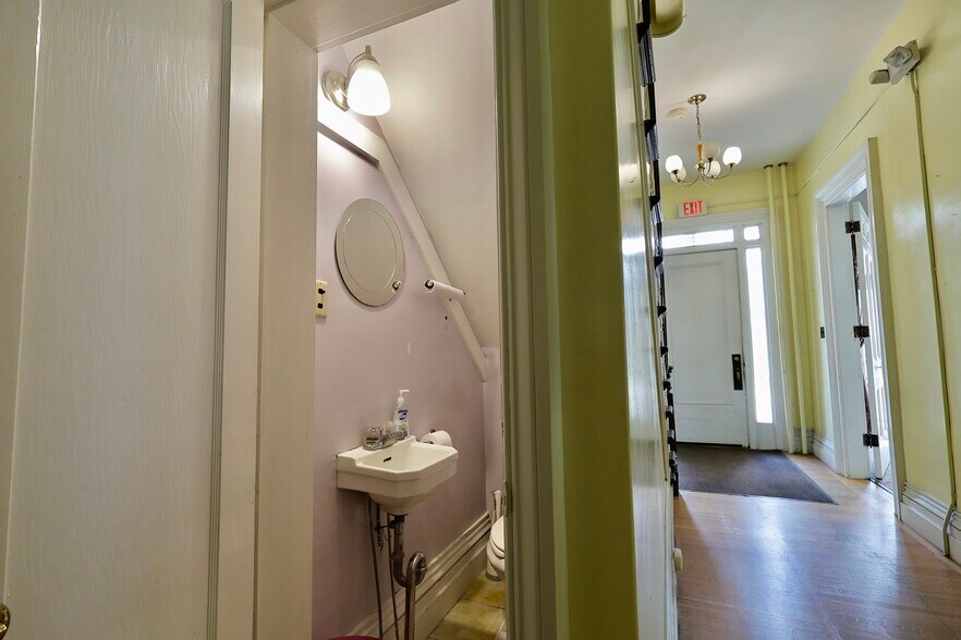 More Photos Of 72 Main St, Delhi Office Residential For Sale