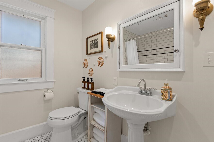 More Photos Of 16 Locust St, Saint Augustine Specialty For Sale