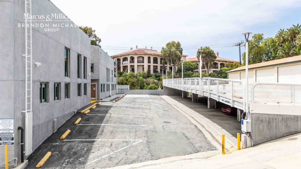 More Photos Of 28955 Pacific Coast Hwy, Malibu Storefront Retail Office For Sale