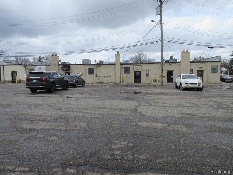 More Photos Of 19528 Kelly Rd, Detroit General Retail For Sale