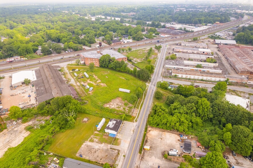 More Photos Of 1155 SW Sylvan Rd, Atlanta Convenience Store For Lease