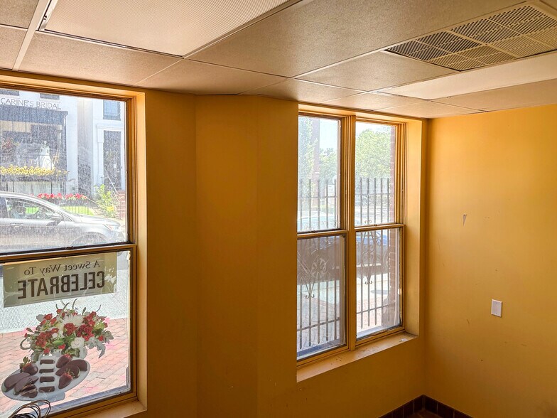 More Photos Of 1600 Wisconsin Ave NW, Washington Storefront Retail Office For Lease