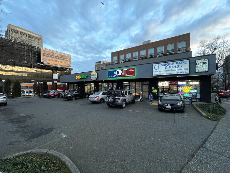 Primary Photo Of 4336 Roosevelt Way NE, Seattle Restaurant For Lease