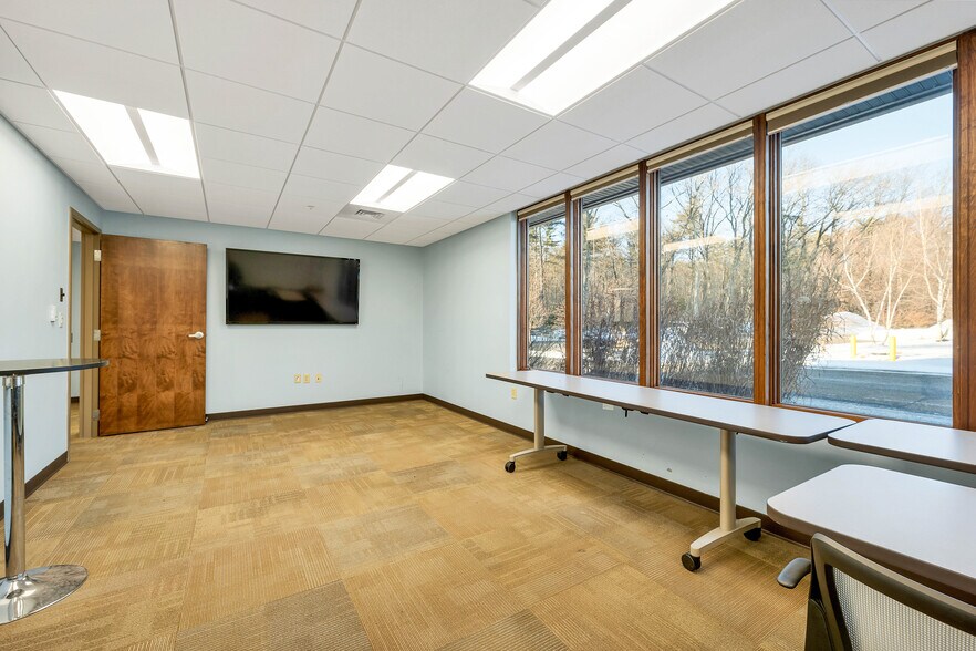More Photos Of 81 Whittier Hwy, Moultonborough Office For Sale