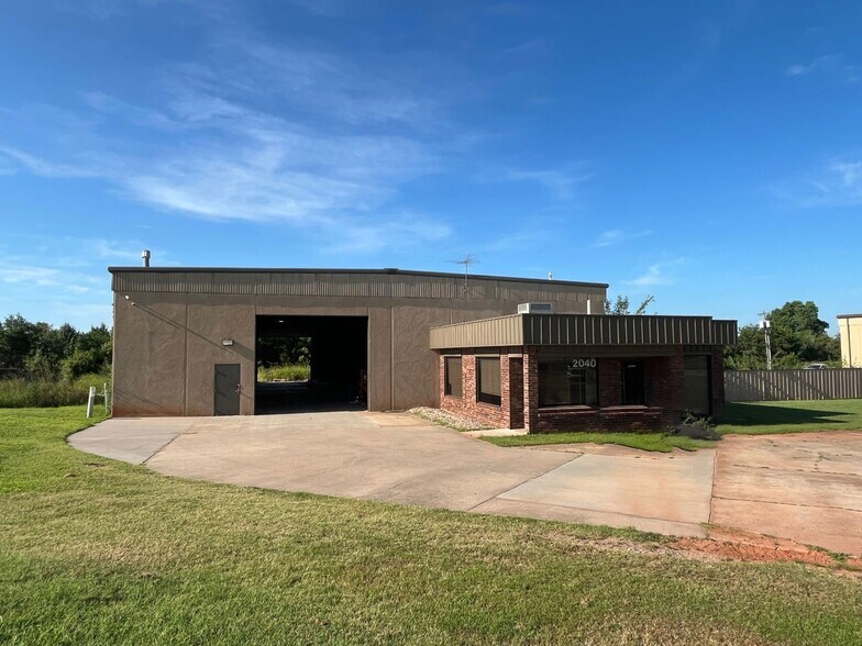 Primary Photo Of 2040 SE 67th St, Oklahoma City Warehouse For Sale