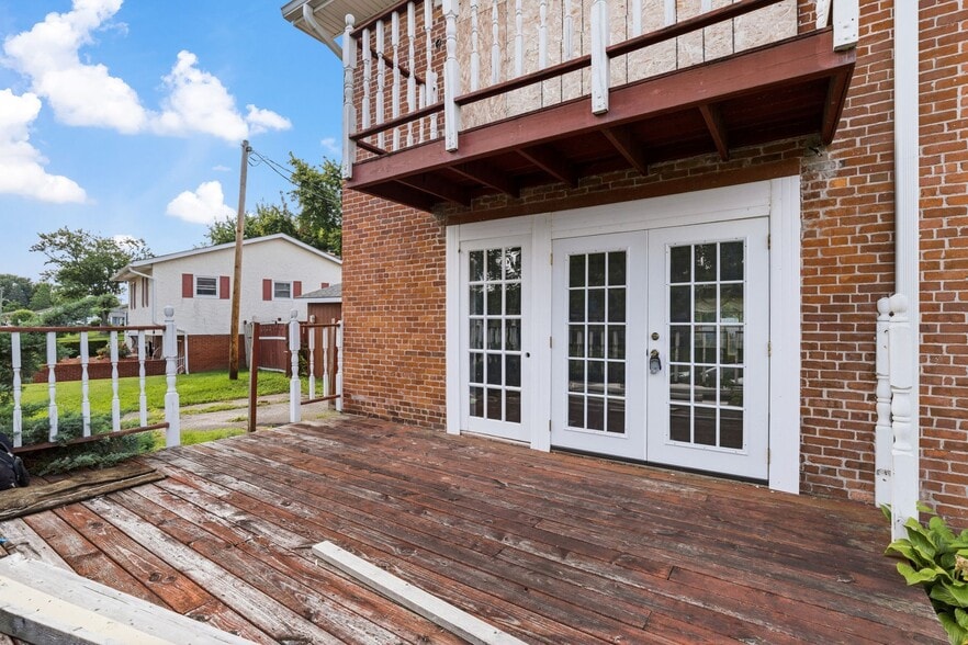 More Photos Of 3900 Noe Bixby Rd, Columbus Storefront Retail Residential For Sale