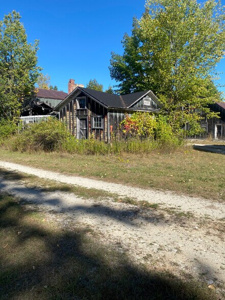 More Photos Of 5052 Reynolds Rd, Sturgeon Bay Flex For Sale