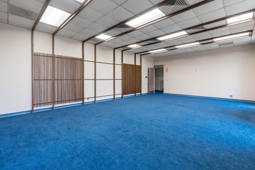 More Photos Of 412 E Lacy St, Palestine General Retail For Sale