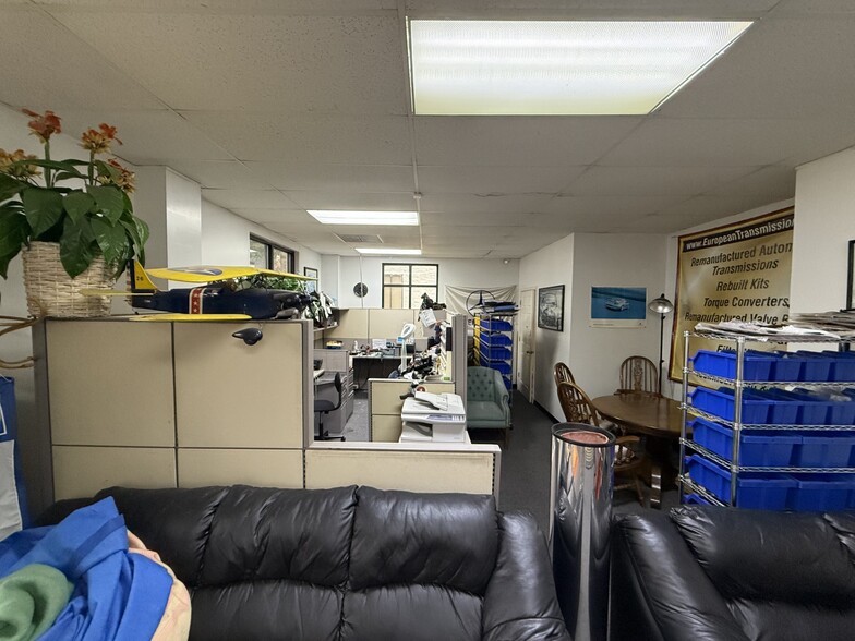 More Photos Of 2430 Oak St, Cumming Service For Sale