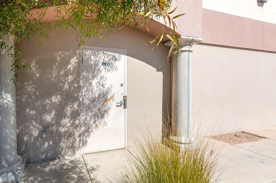 More Photos Of 565 Marks St, Henderson Unknown For Lease