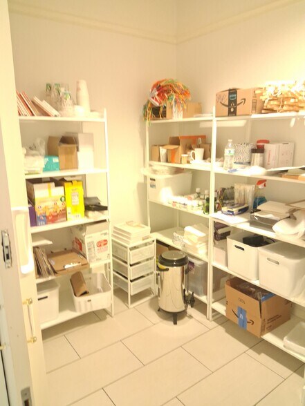 More Photos Of 1623-1625 Sherman Ave, Evanston General Retail For Lease