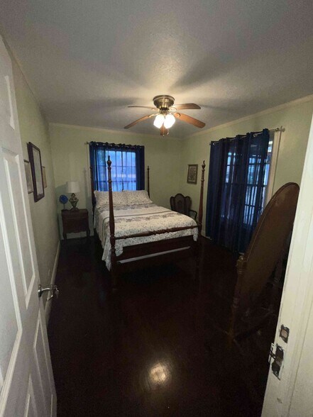 More Photos Of 2011 Binz St, Houston Apartments For Sale