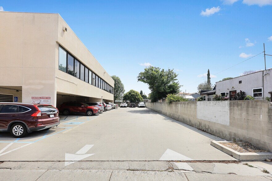 More Photos Of 300 S Garfield Ave, Monterey Park Office For Sale