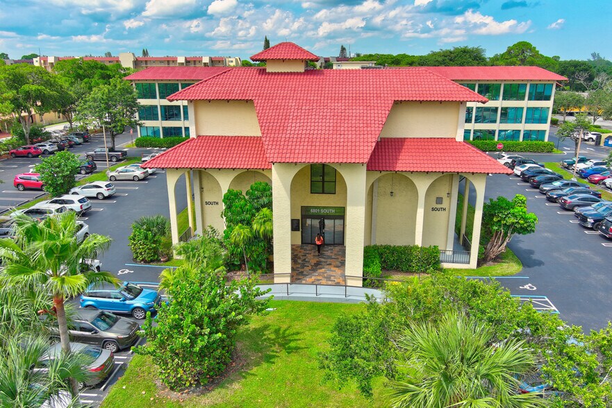 More Photos Of 6801 Lake Worth Rd, Greenacres Medical For Sale