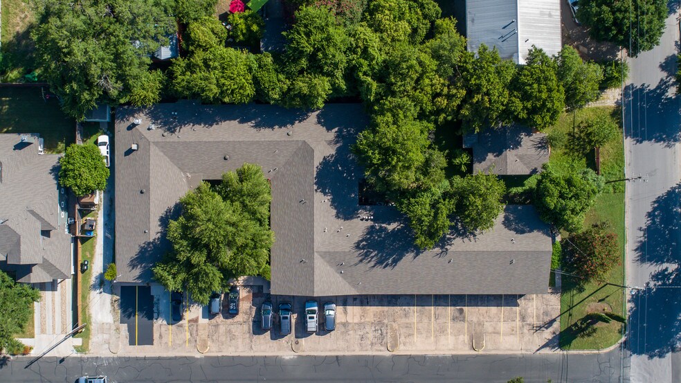 More Photos Of 1606 Nash Ave, Austin Assisted Living For Sale