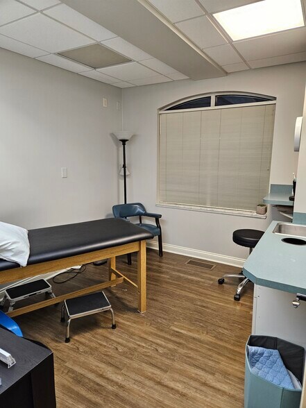 More Photos Of 4095 Mallory Ln, Franklin Medical For Sale