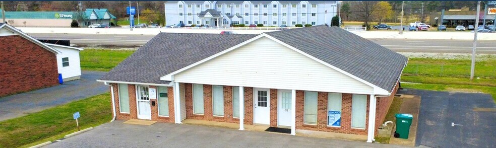 More Photos Of 76 Federal Dr, Jackson Showroom For Lease