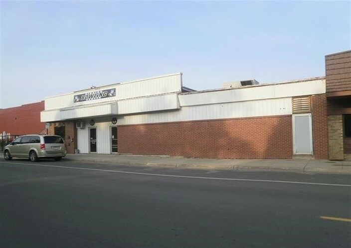 Primary Photo Of 1939 5th Ave E, Hibbing Sports And Entertainment For Sale