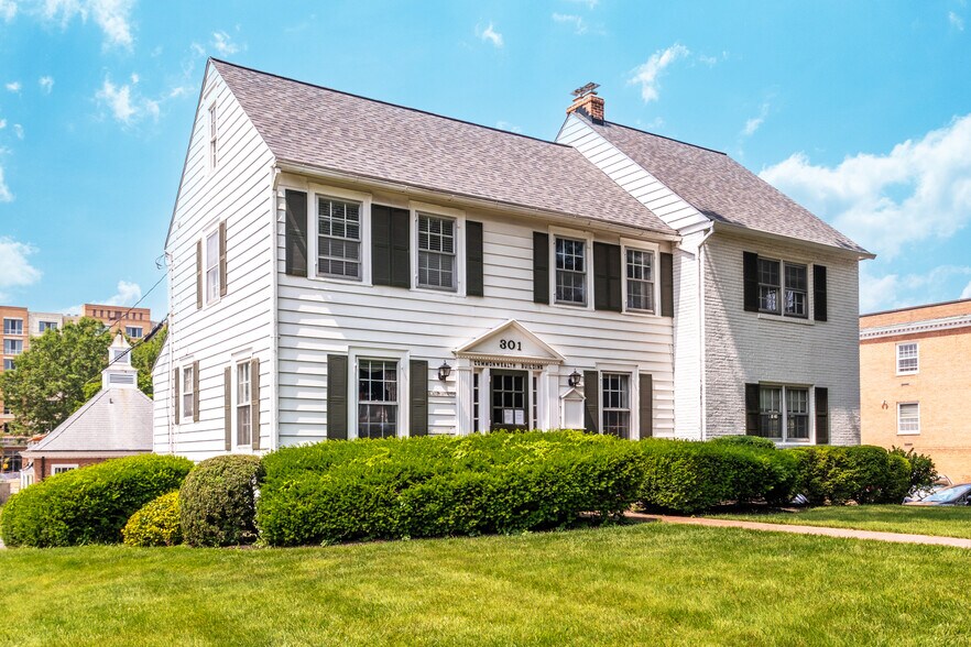 More Photos Of 301 Park Ave, Falls Church Office For Lease