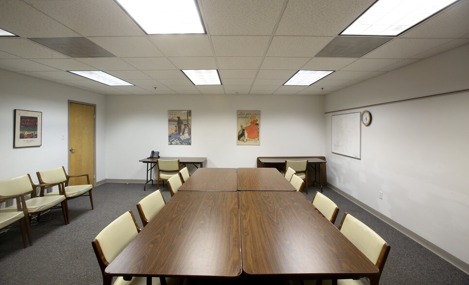 More Photos Of 3654 S Grand Blvd, Saint Louis Office For Sale