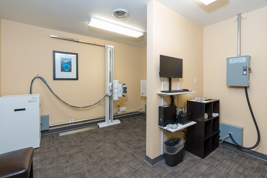 More Photos Of 210-214 W Sunset Ave, Coeur d'Alene Freestanding For Lease