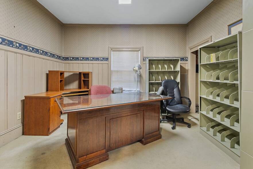 More Photos Of 127 S Cool Spring St, Fayetteville Office For Sale