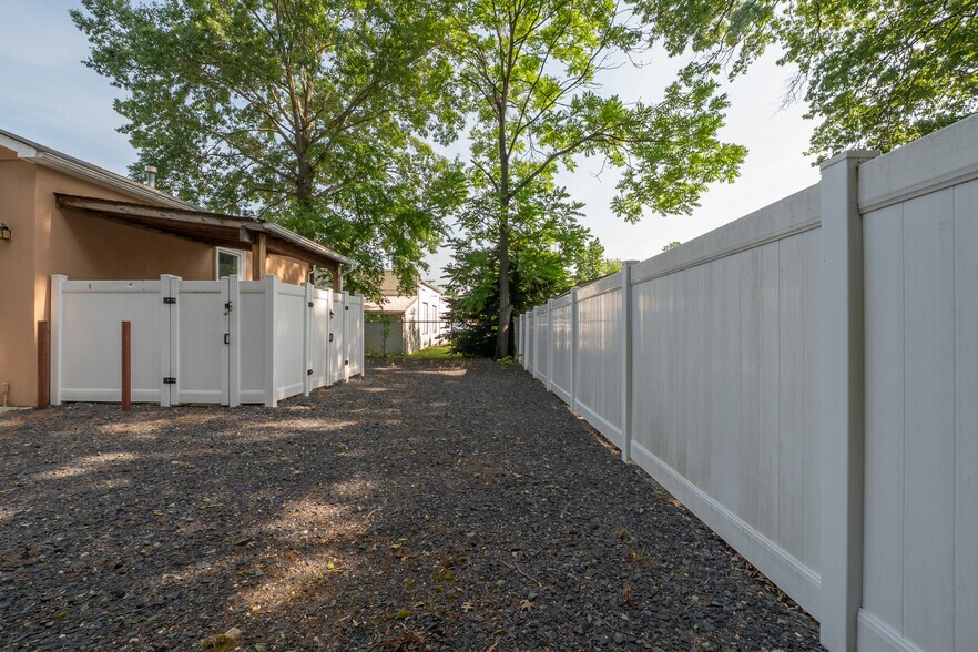 More Photos Of 33 Bordentown Tpke, Jamesburg Warehouse For Sale