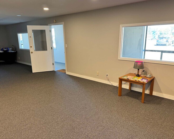 More Photos Of 33935 Highway 99E, Tangent Office Residential For Lease