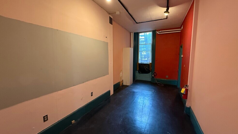 More Photos Of 32 N 3rd St, Easton General Retail For Lease