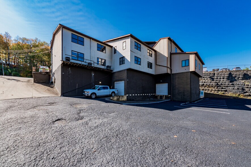 More Photos Of 193 Greenbag Rd, Morgantown Freestanding For Lease