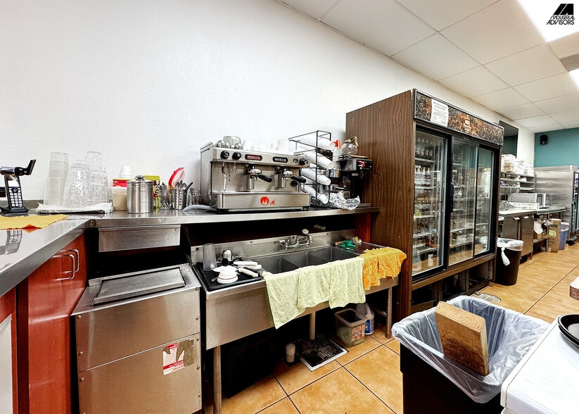 More Photos Of 4960 NW 165th St, Miami Warehouse For Sale