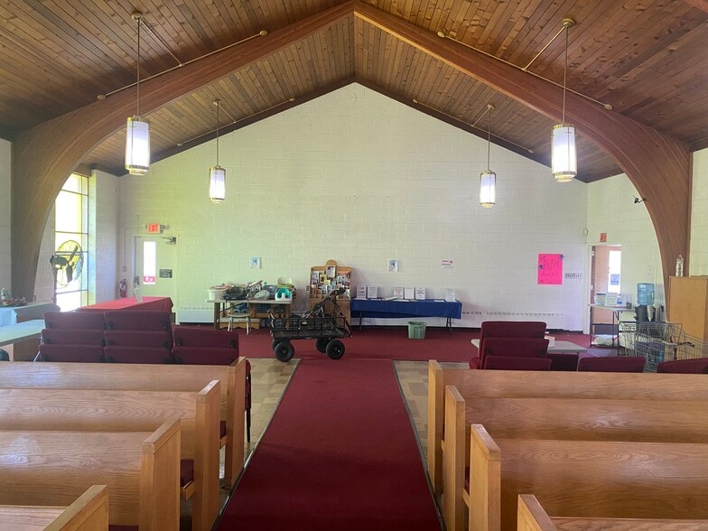 More Photos Of 12065 W Outer Dr, Detroit Religious Facility For Lease