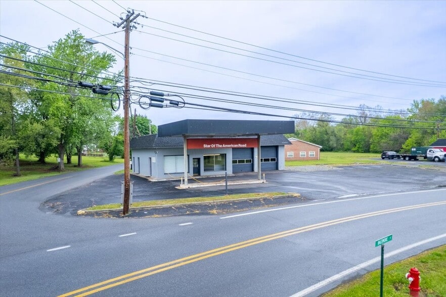 Primary Photo Of 101 Rock Cliff Dr, Martinsburg Auto Repair For Sale