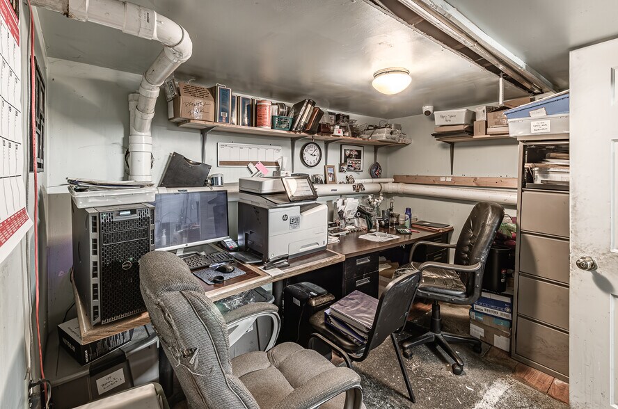 More Photos Of 99 Aurora St, Lancaster General Retail For Sale