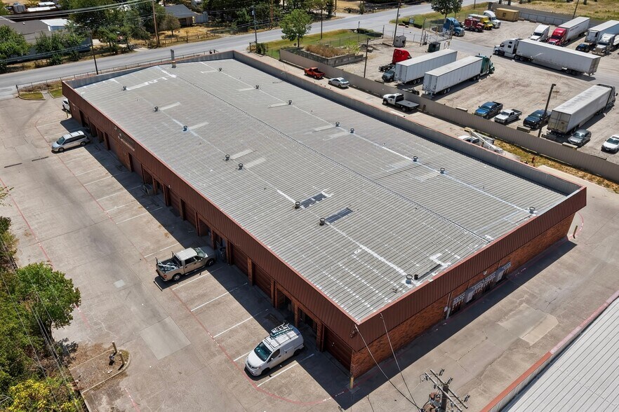 More Photos Of 3211 S Peachtree Rd, Balch Springs Warehouse For Lease