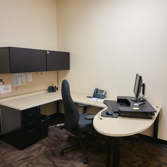 More Photos Of 3500 Gateway Centre Blvd, Morrisville Light Distribution For Lease