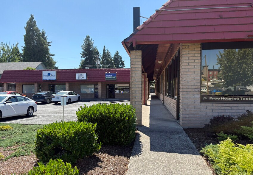 More Photos Of 1150-1190 Garfield St, Eugene Office For Sale
