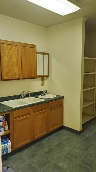 More Photos Of 600-740 Marion Rd, Columbus Warehouse For Lease