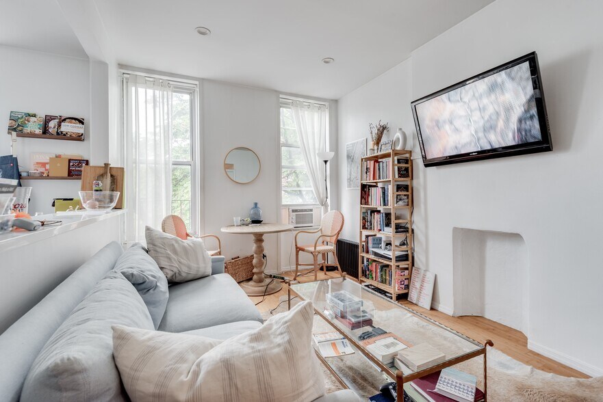More Photos Of 272 Smith St, Brooklyn Apartments For Sale
