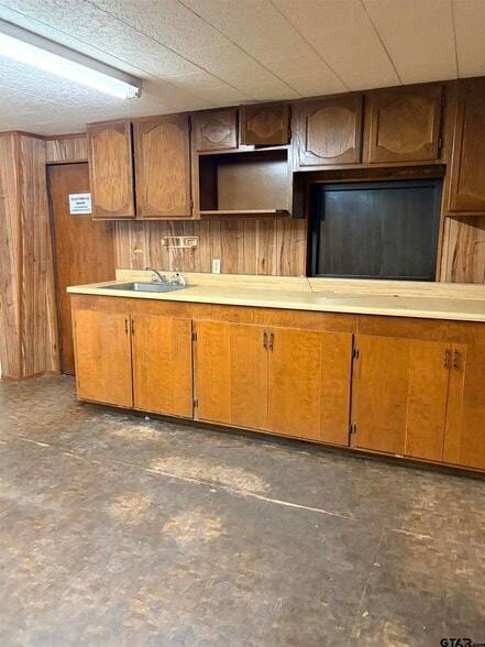 More Photos Of 2100 E Front St, Tyler Light Manufacturing For Lease