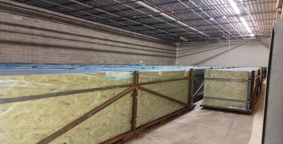 More Photos Of 210 SE Georgia Ave, Sweetwater General Retail For Sale