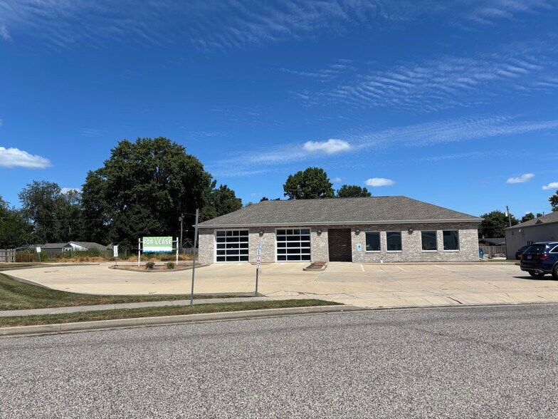 Primary Photo Of 11 Cottonwood Dr, Chatham Specialty For Sale